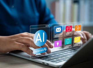 Iniciante em criptomoedas aprendendo os princípios do trading automatizado com IA